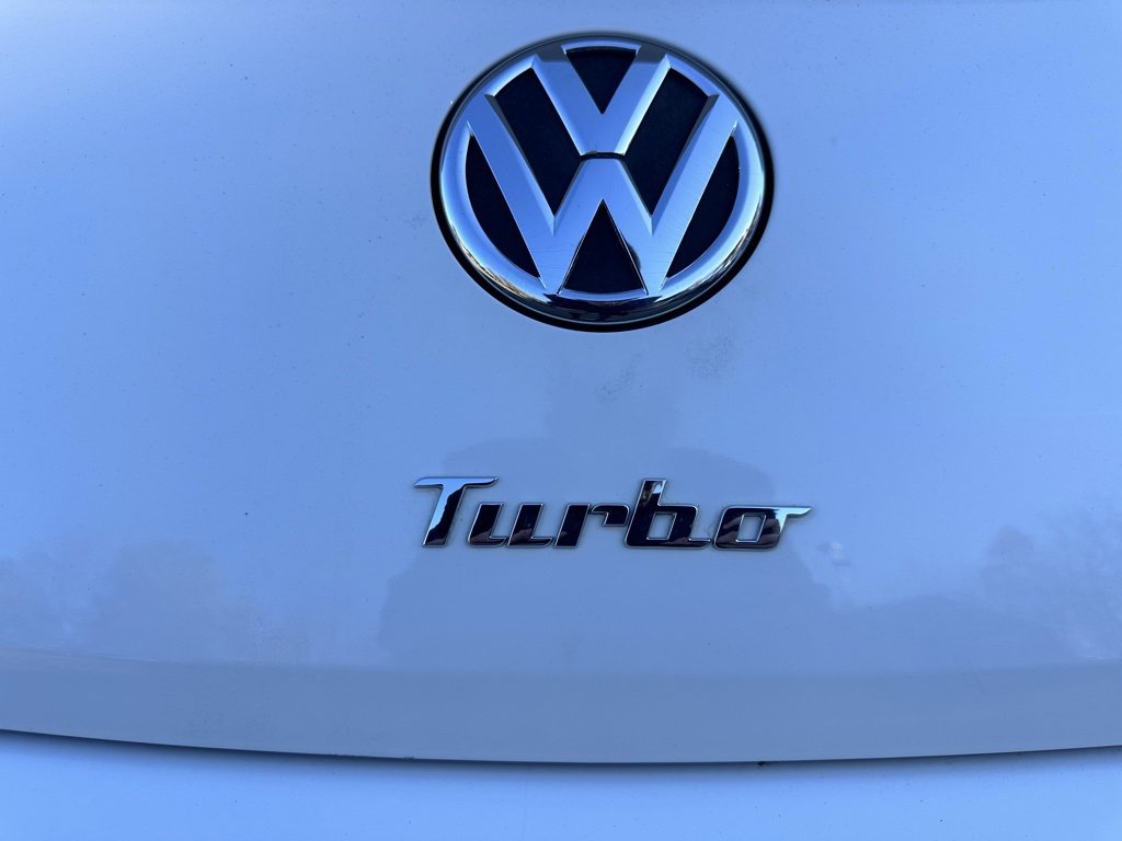 Used 2012 Volkswagen Beetle 2.0T image 13