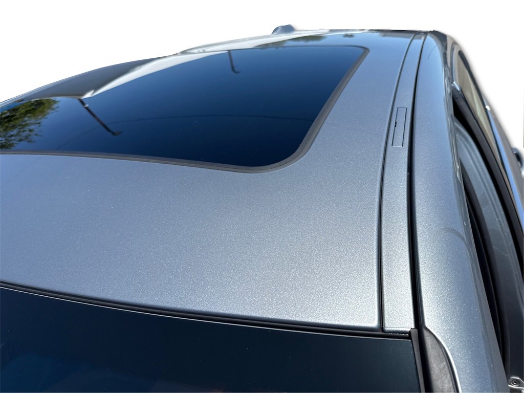 New 2025 BMW 330i Sedan w/ Convenience Package image 12