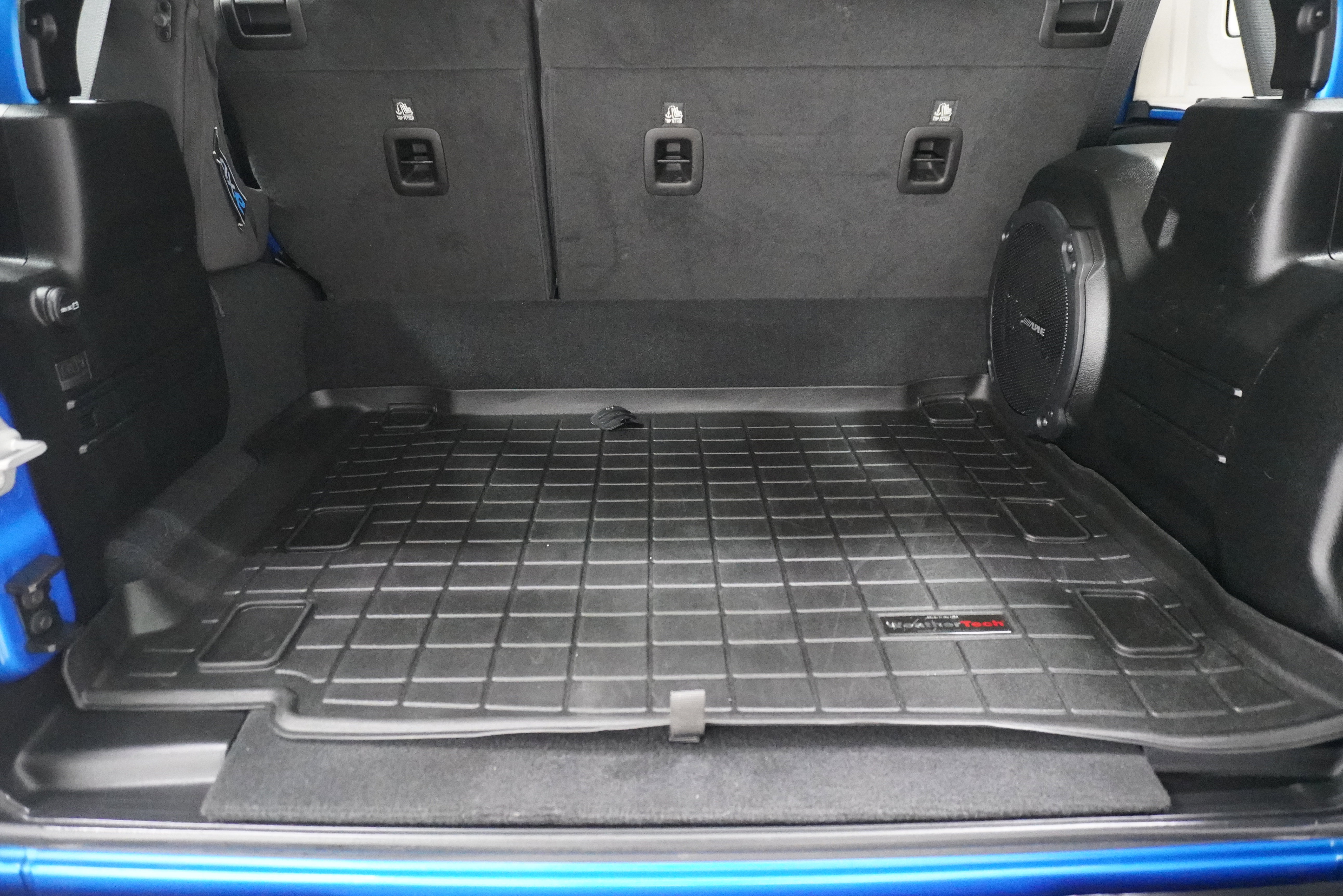 Used 2022 Jeep Wrangler Unlimited Sahara w/ Cold Weather Group image 27