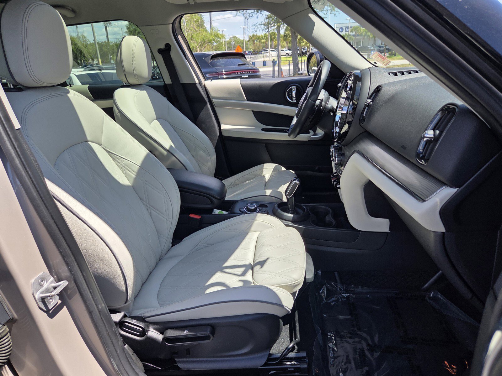 Certified 2024 MINI Cooper Countryman S w/ Signature Upholstery Package FWD image 17
