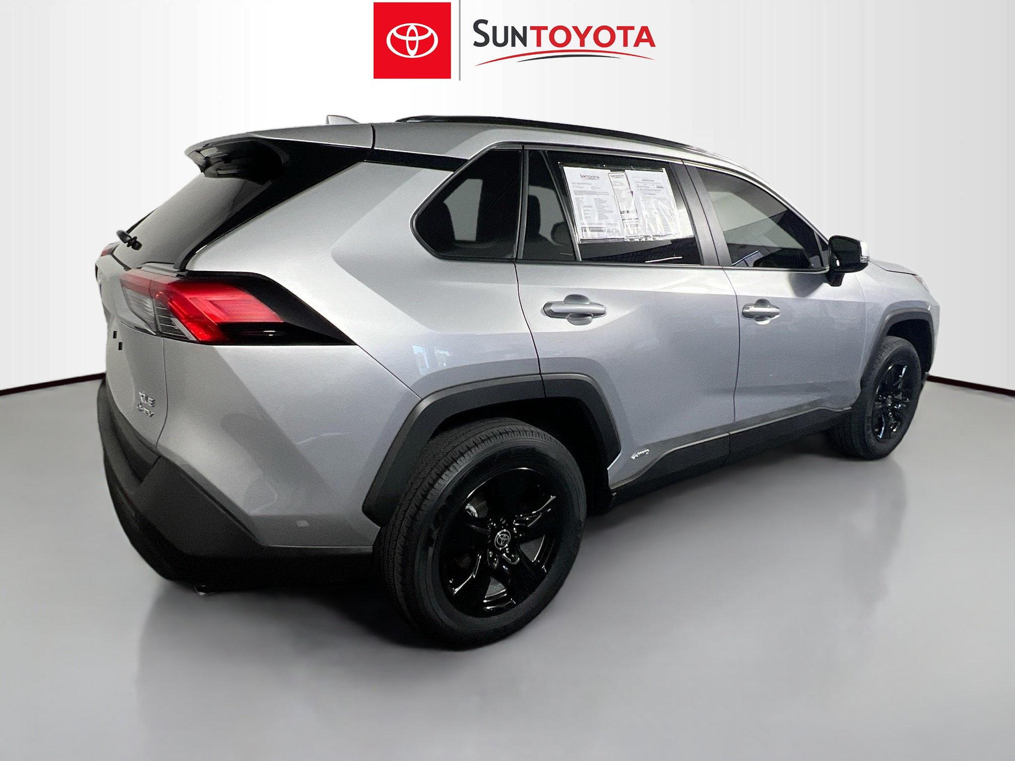 Used 2025 Toyota RAV4 XLE w/ Convenience Package AWD/4WD image 4