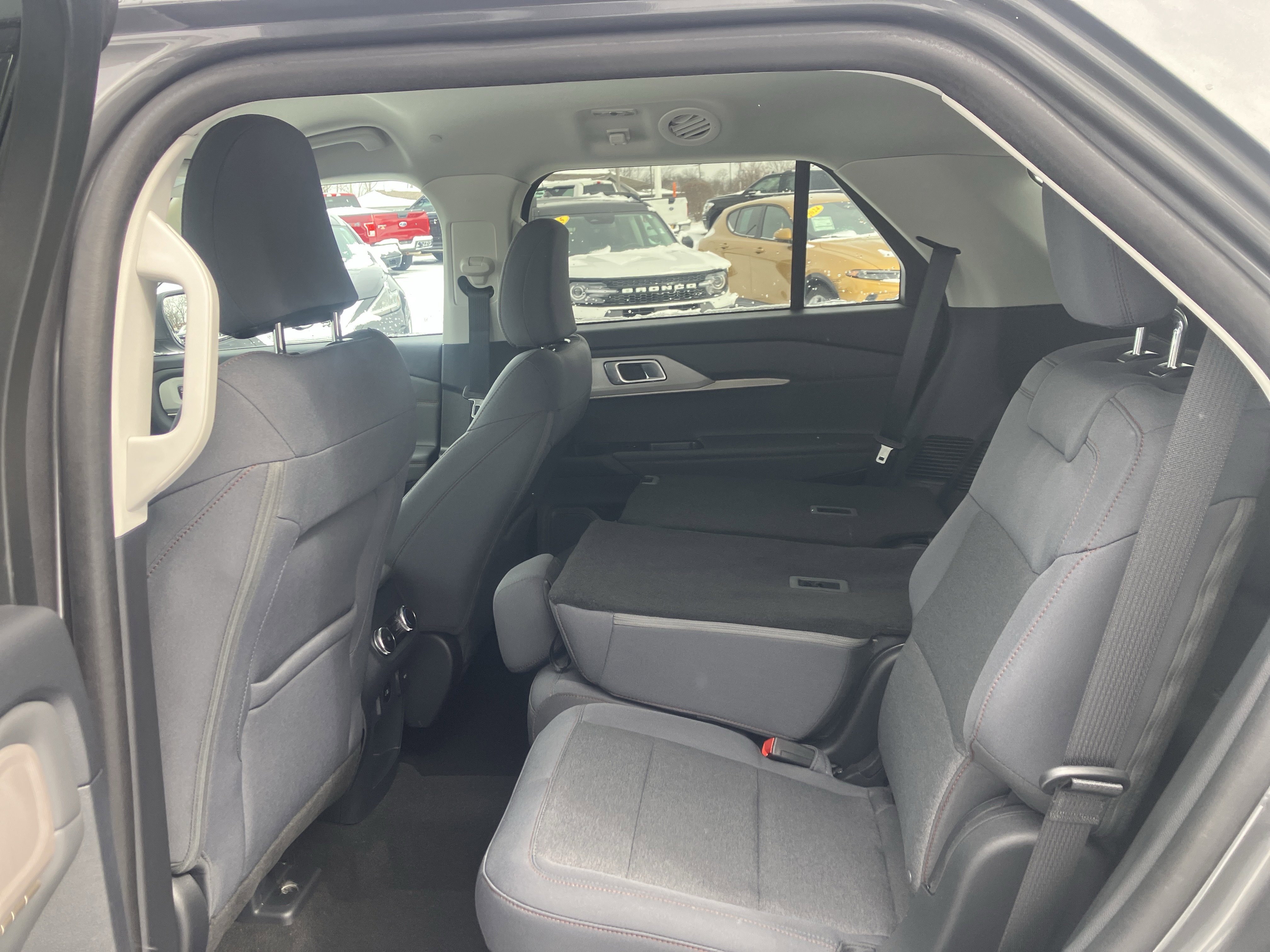 Used 2025 Ford Explorer Active image 16