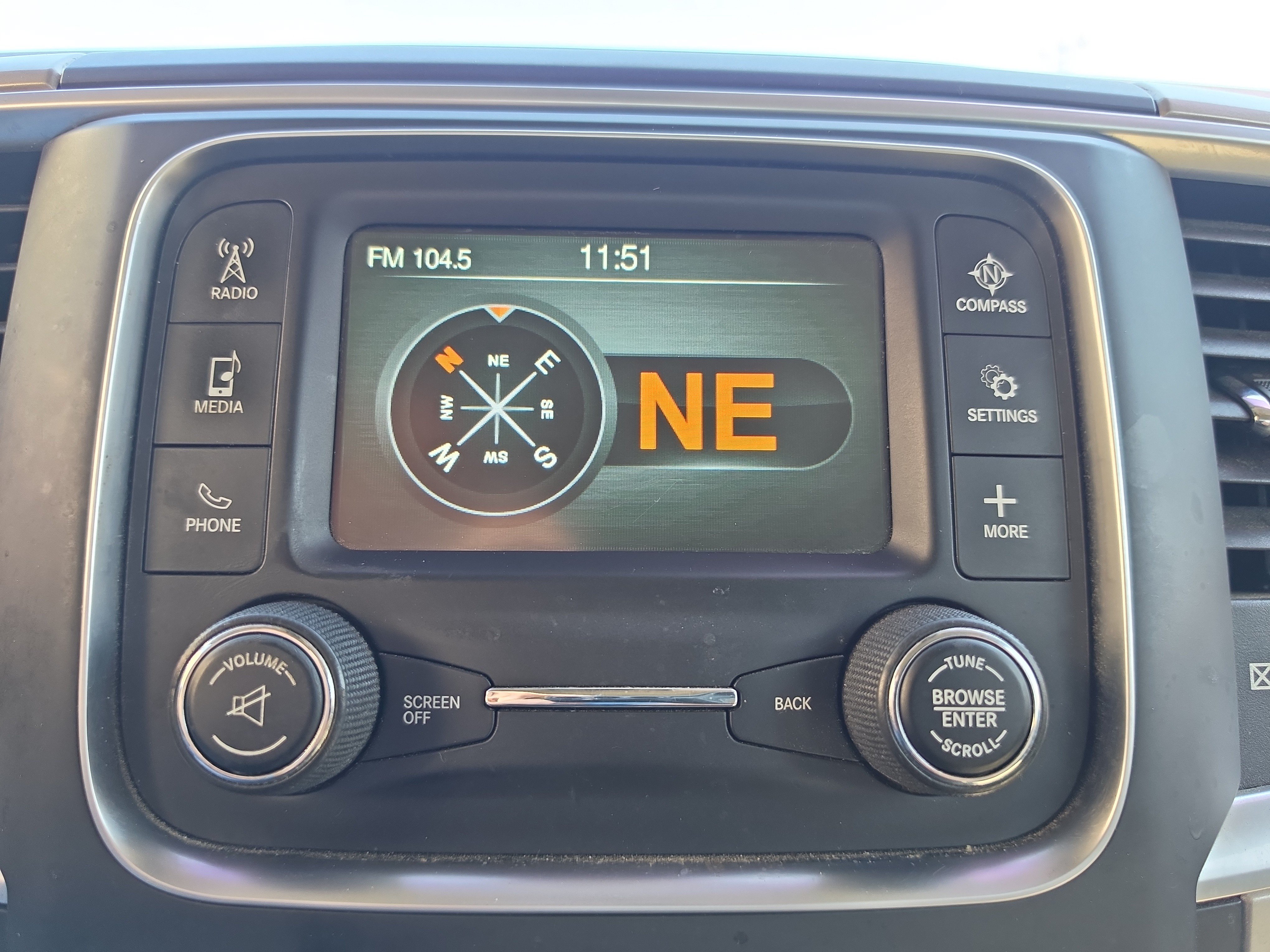 Used 2019 RAM 1500 Classic SLT AWD/4WD image 30