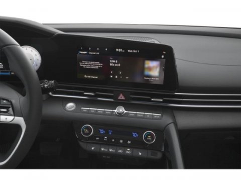 Used 2025 Hyundai Elantra SEL image 12