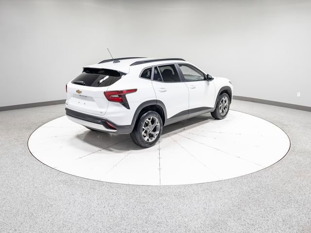 Used 2024 Chevrolet Trax LT w/ Driver Confidence Package image 30