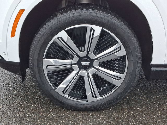 Certified 2025 Cadillac Escalade IQ Luxury 2 w/ LPO, Premium Carpet Package AWD/4WD image 6