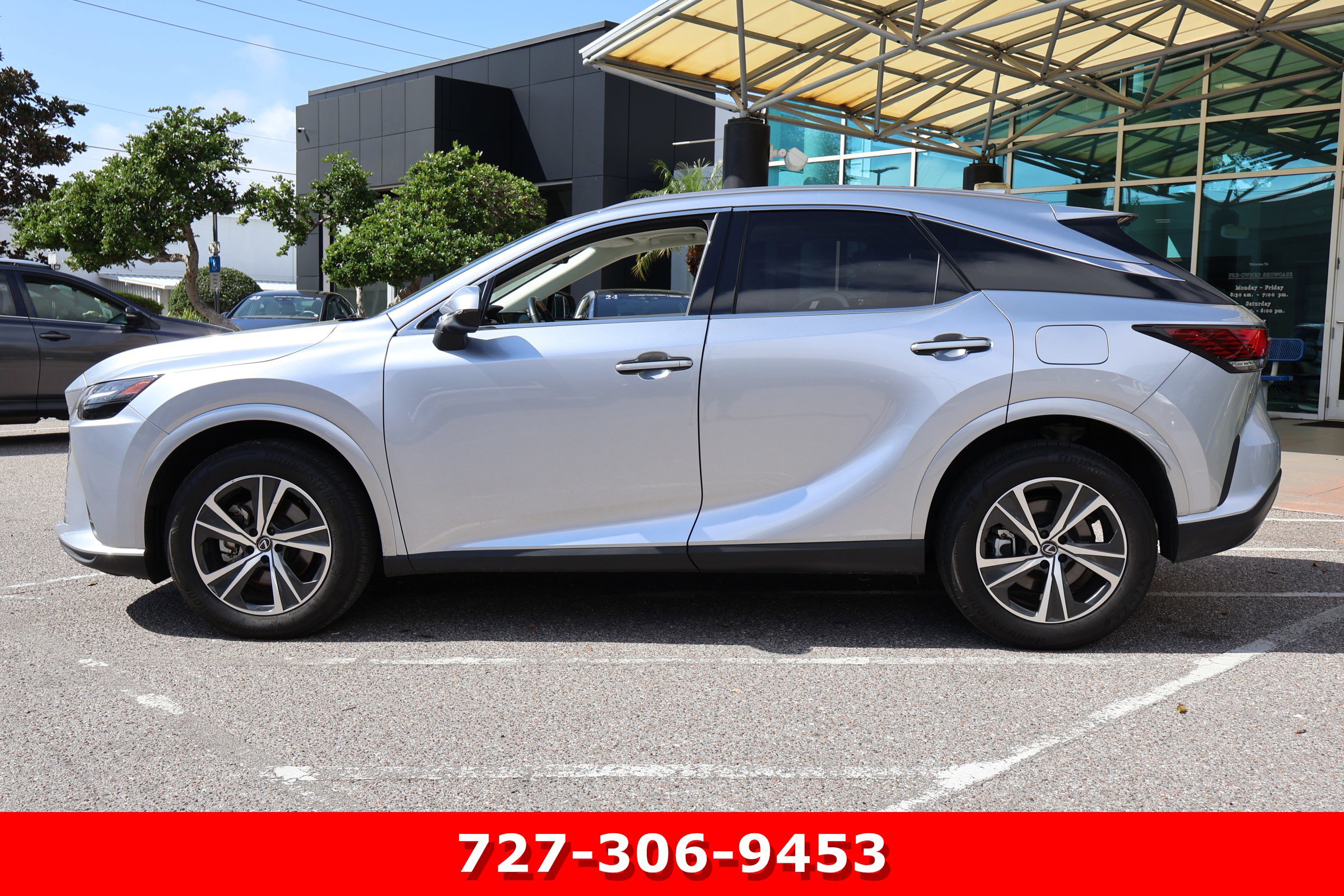Used 2024 Lexus RX 350 Premium w/ Accessory Package (Z1) image 6