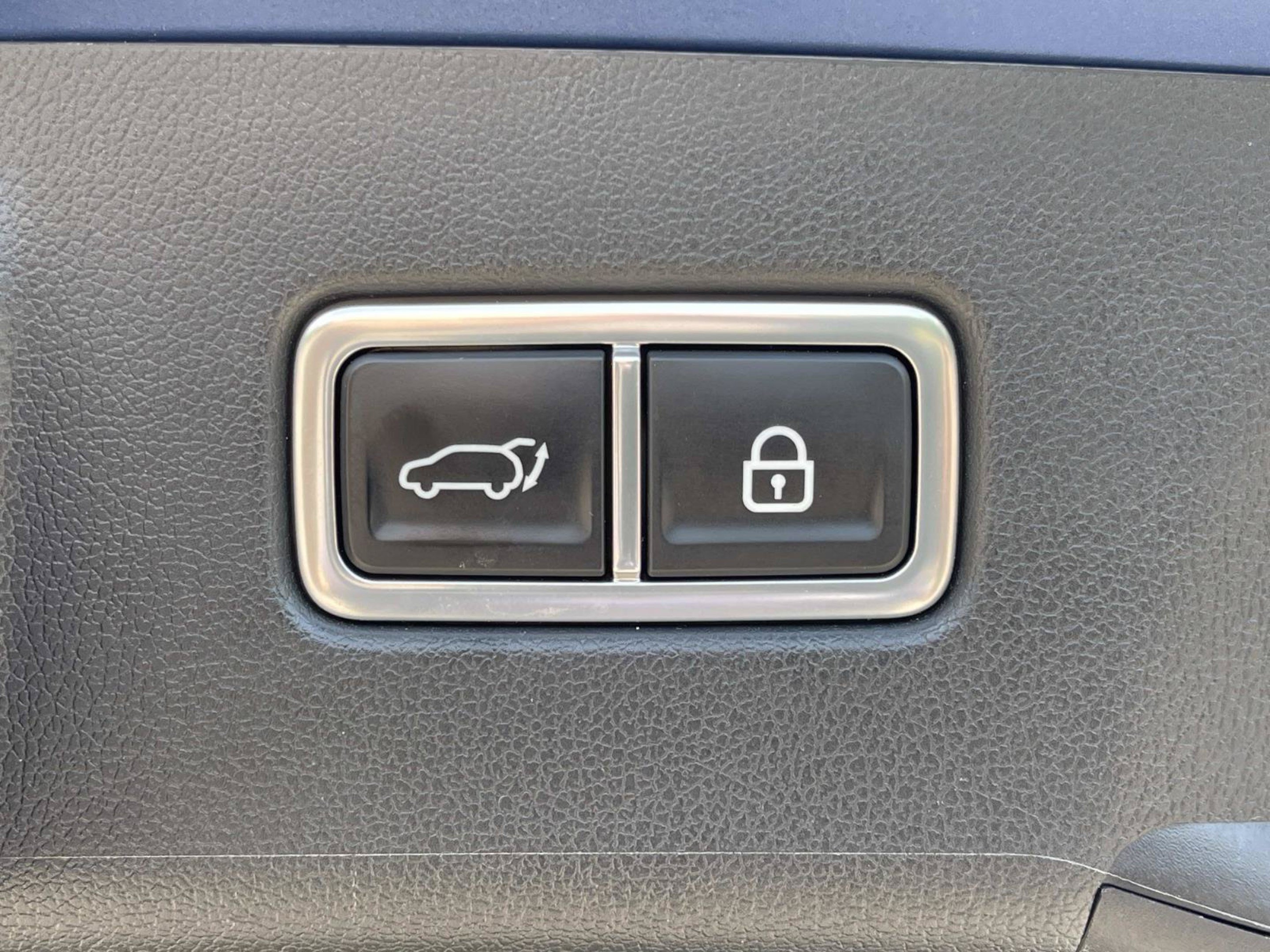 Used 2023 Kia Sorento EX w/ Panoramic Sunroof Package FWD image 12