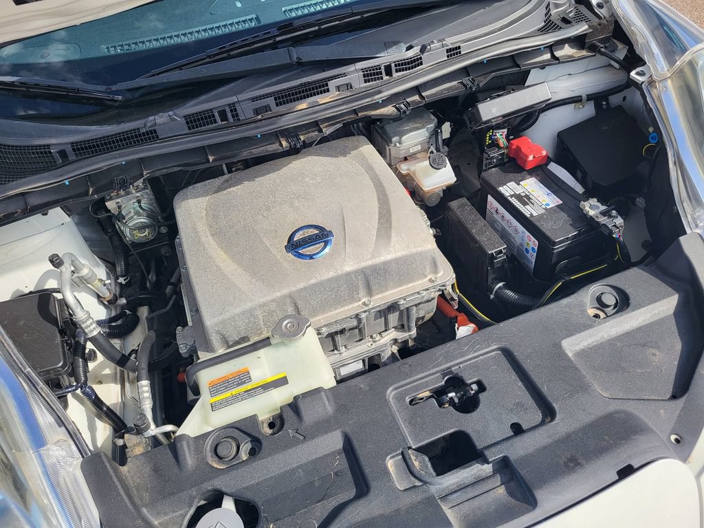 Used 2013 Nissan Leaf S FWD image 29