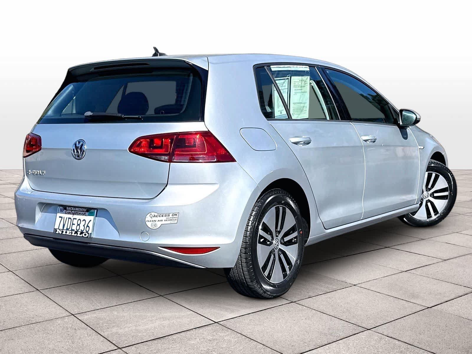 Used 2016 Volkswagen e-Golf SE w/ DC Fast Charging Package FWD image 17