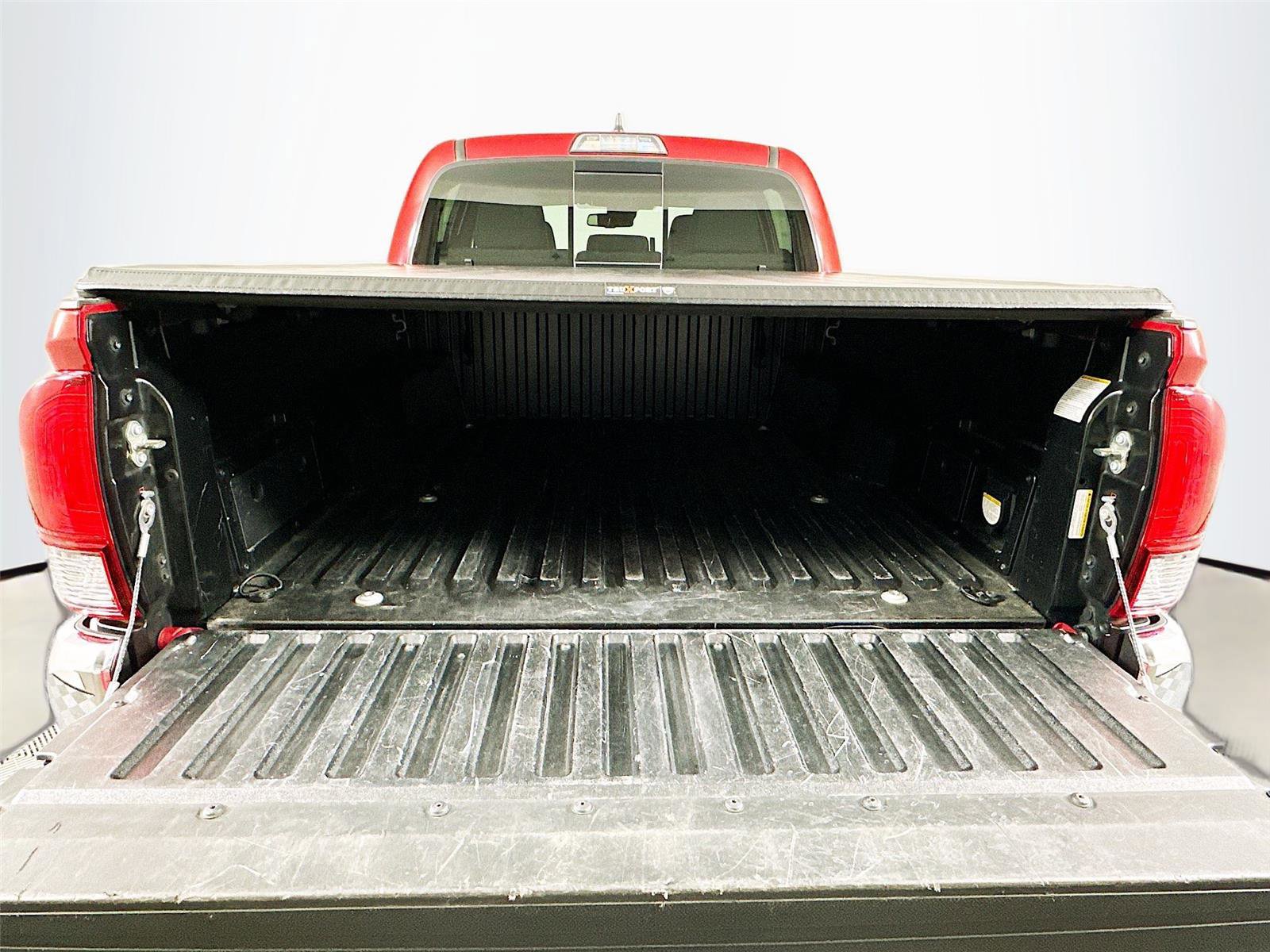 Certified 2018 Toyota Tacoma TRD Off-Road image 25