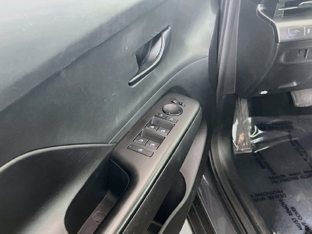 Used 2025 Hyundai Kona SEL FWD image 16