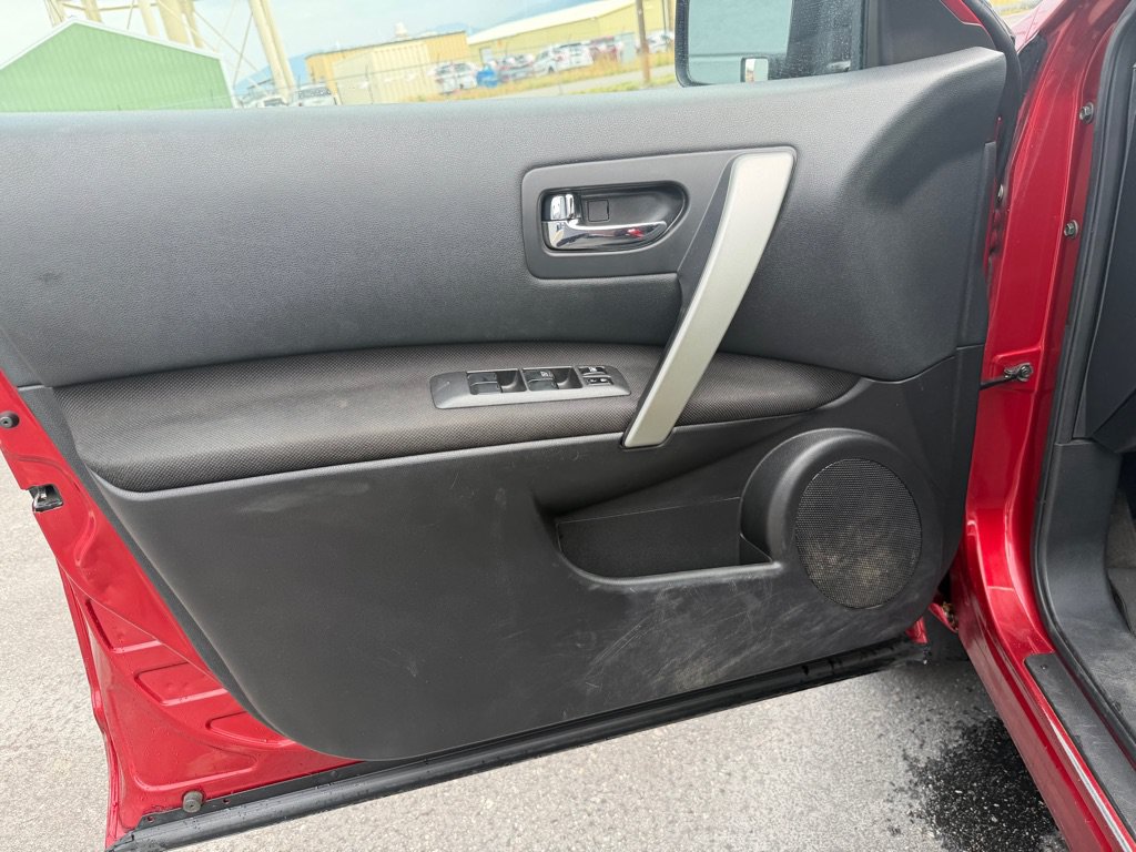 Used 2013 Nissan Rogue S AWD/4WD image 11
