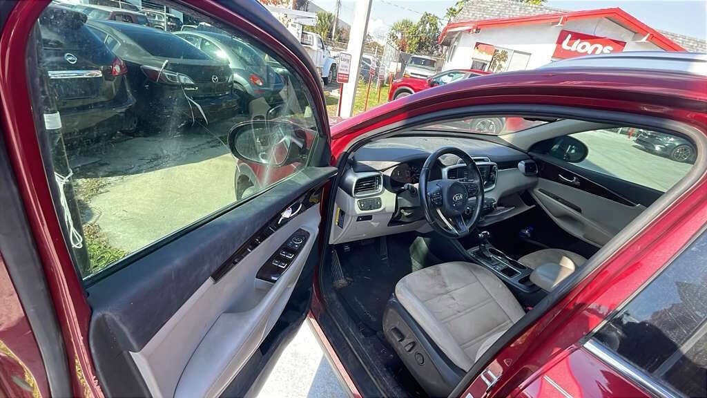 Used 2016 Kia Sorento LX w/ LX Convenience Package image 5