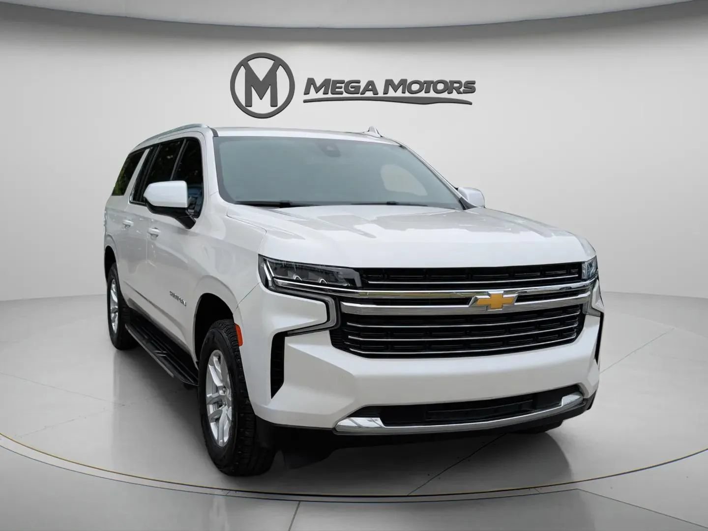Used 2021 Chevrolet Suburban LT RWD image 11