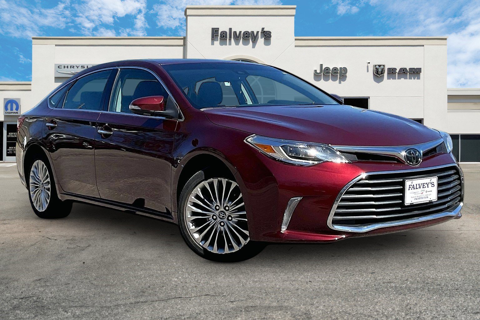 Used 2018 Toyota Avalon Limited w/ All Weather Liner Package FWD image 11