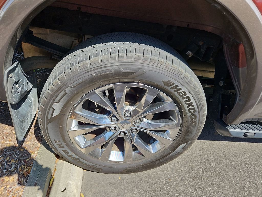 Used 2017 Ford F150 King Ranch w/ Equipment Group 601A Luxury AWD/4WD image 7