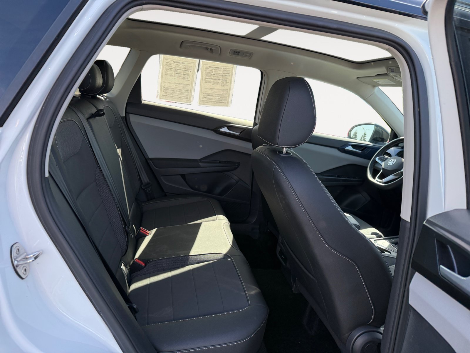 Certified 2023 Volkswagen Taos SE FWD image 18