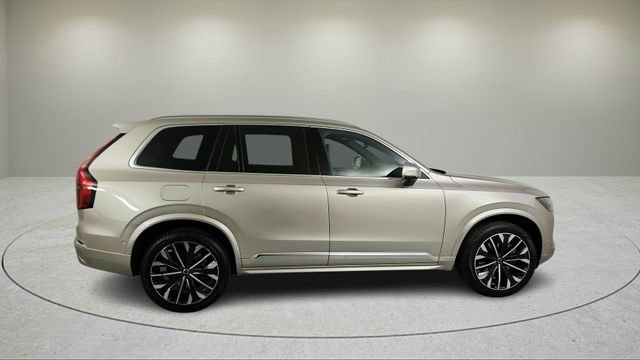 New 2026 Volvo XC90 T8 Plus w/ Protection Package Premier AWD/4WD image 3