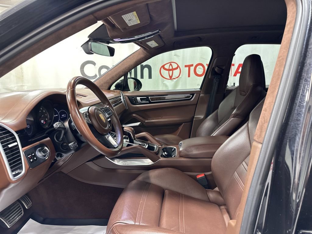 Used 2019 Porsche Cayenne Turbo image 22