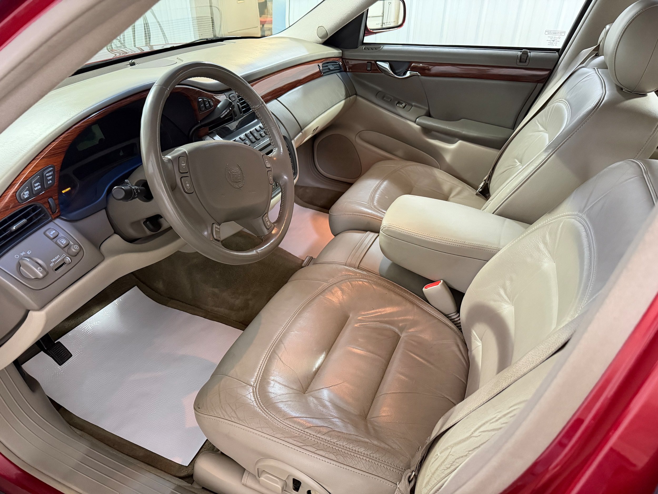 Used 2001 Cadillac De Ville w/ Comfort/Convenience Pkg FWD image 8