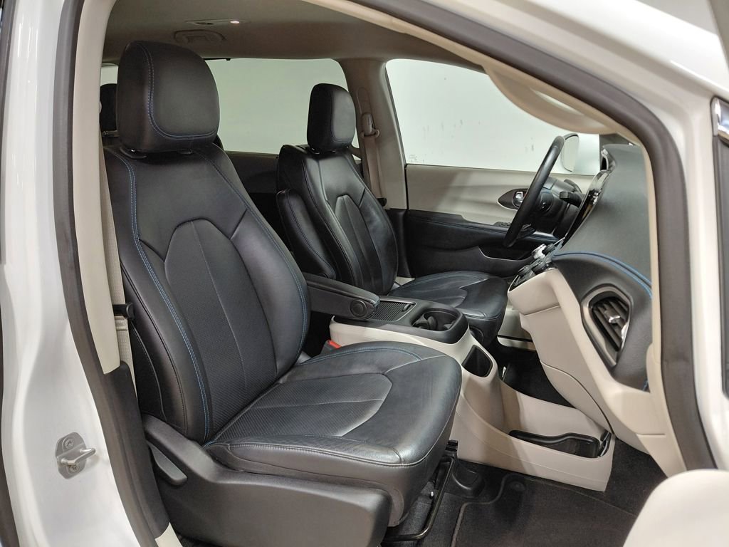 Certified 2021 Chrysler Pacifica Touring-L image 34