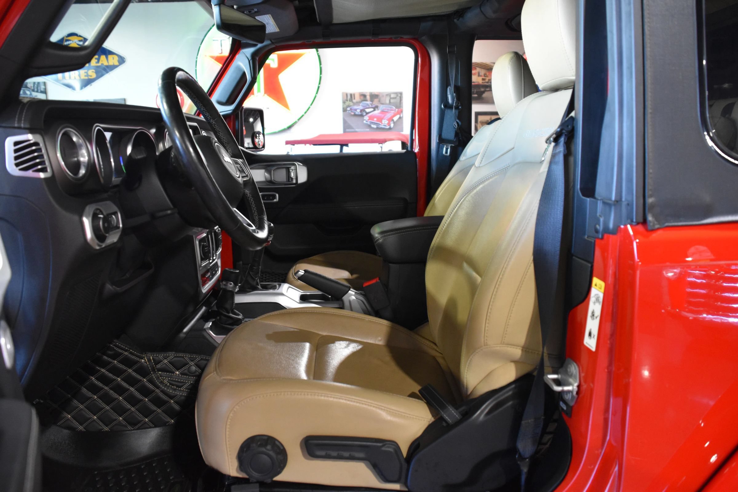 Used 2019 Jeep Wrangler Rubicon AWD/4WD image 15
