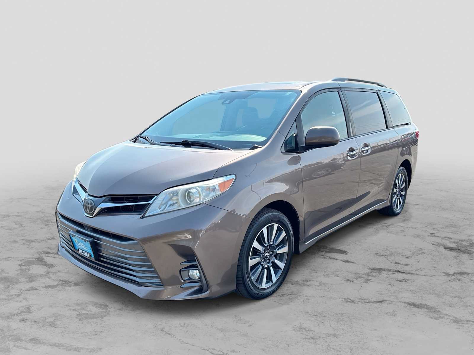 Used 2020 Toyota Sienna XLE w/ XLE Navigation Package