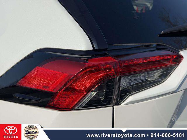 Certified 2023 Toyota RAV4 SE w/ Convenience Package AWD/4WD image 8