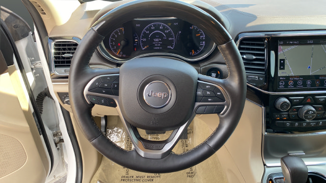 Used 2020 Jeep Grand Cherokee Overland AWD/4WD image 16