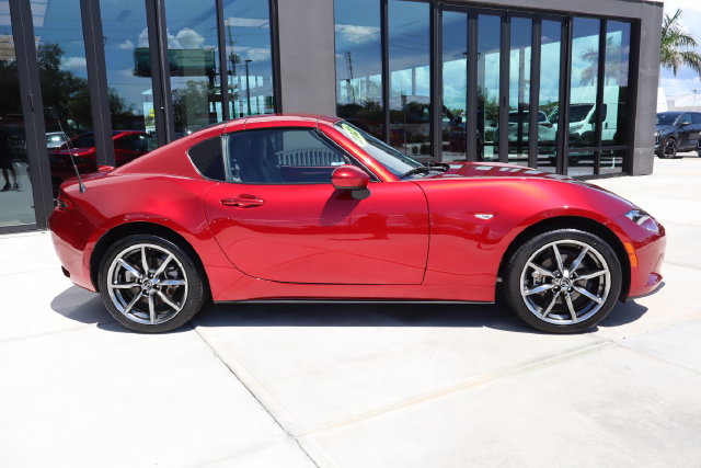 Used 2021 MAZDA MX-5 Miata RF Grand Touring RWD image 2