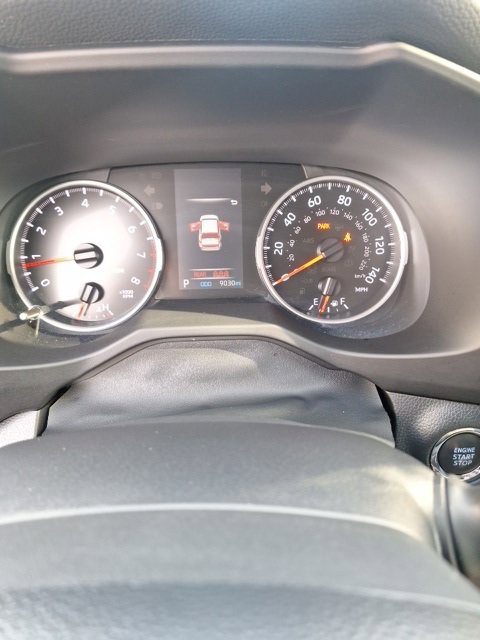 Used 2021 Toyota RAV4 XLE Premium image 12