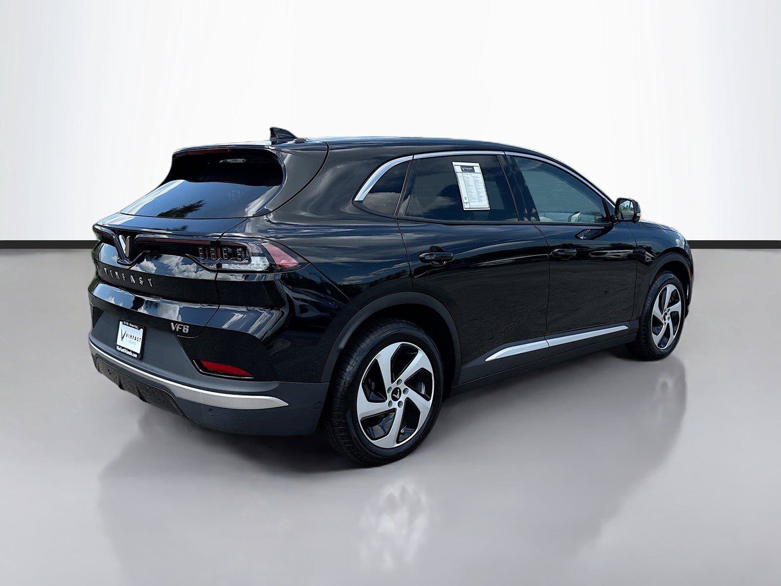 New 2025 VinFast VF 8 Eco AWD/4WD image 7