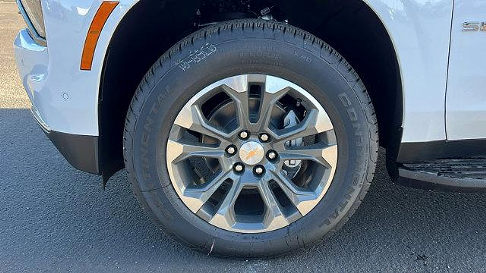 New 2026 Chevrolet Suburban LS w/ LPO, Get Active Package image 10