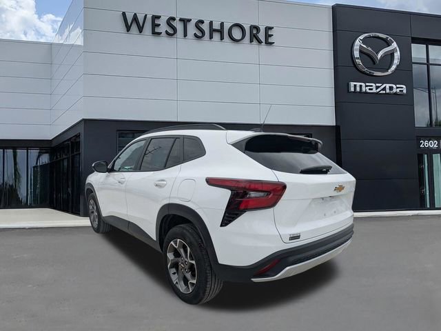 Used 2025 Chevrolet Trax LT FWD image 5