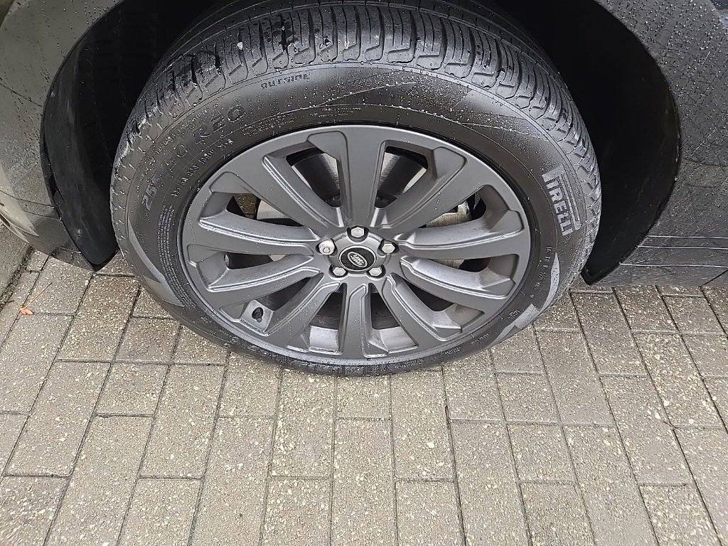 Certified 2023 Land Rover Range Rover Velar R-Dynamic S image 10