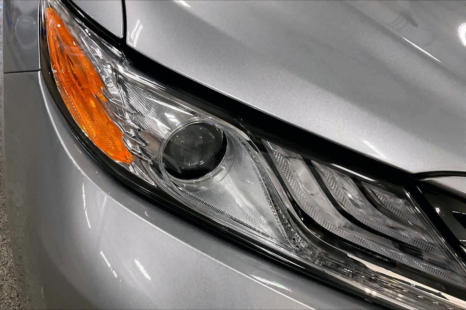 Used 2019 Toyota Camry XLE FWD image 28