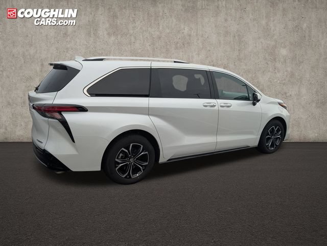 Used 2026 Toyota Sienna Platinum AWD/4WD image 8