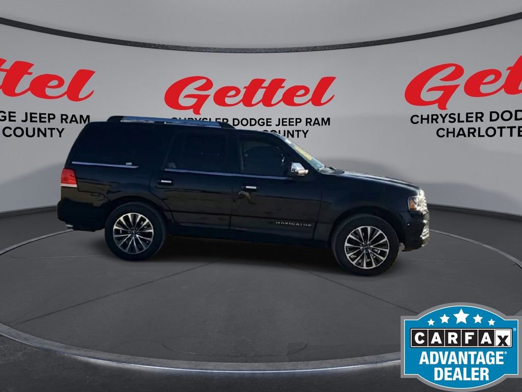 Used 2017 Lincoln Navigator Select image 10