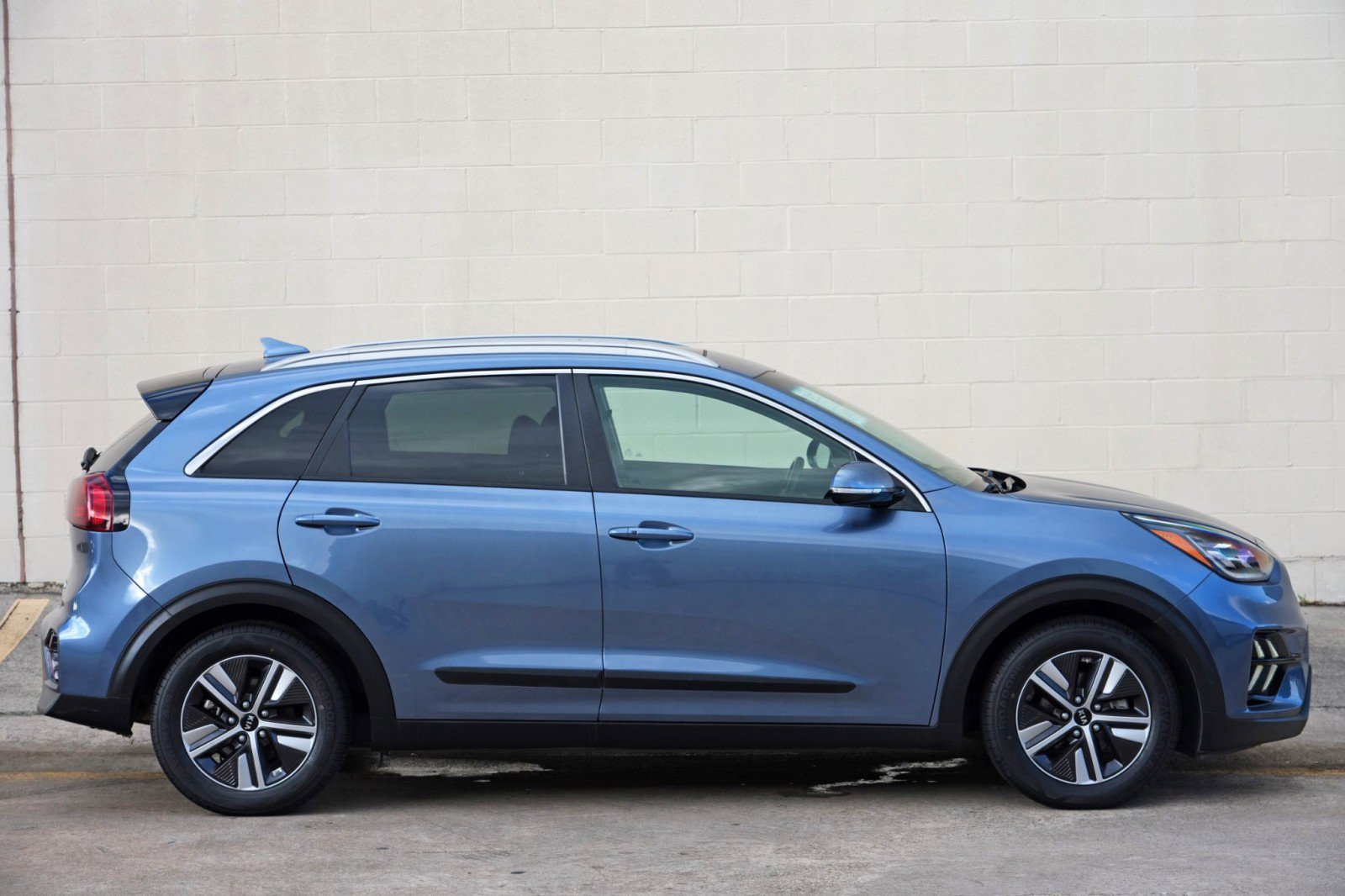 Used 2020 Kia Niro EX Premium FWD image 50