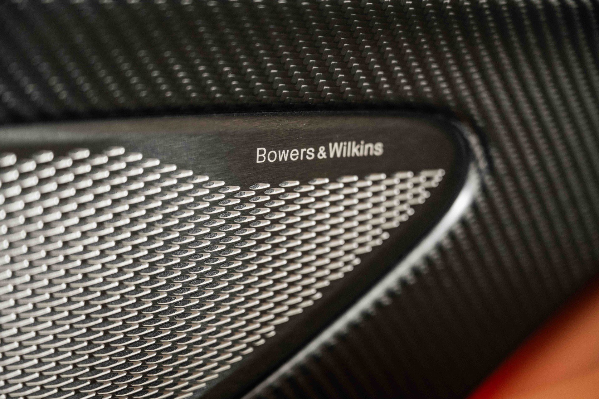 Used 2025 Aston Martin DB12 Convertible image 17