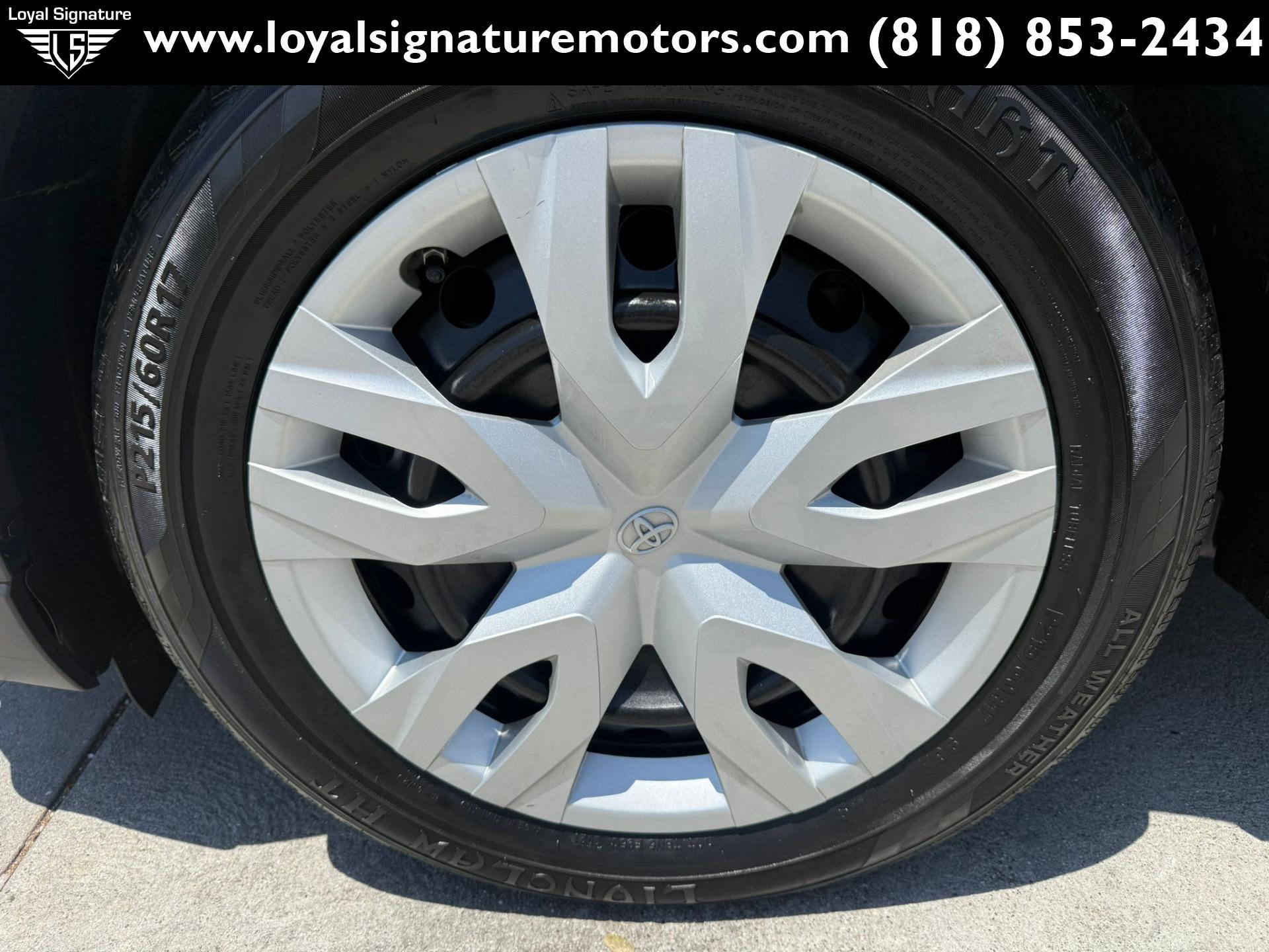 Used 2019 Toyota C-HR LE FWD image 11