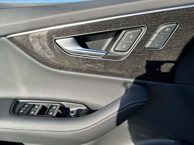 Used 2025 Audi Q7 3.0T Premium Plus image 24