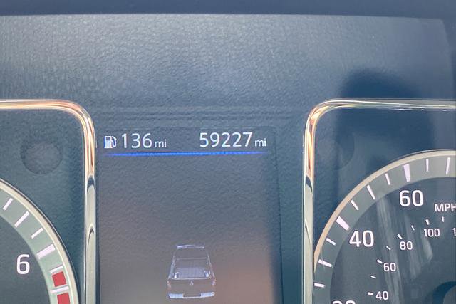 Used 2019 Nissan Titan SV AWD/4WD image 10