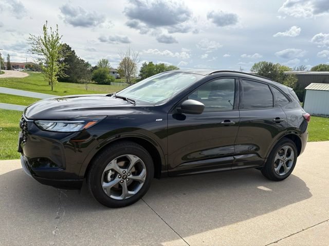 Certified 2024 Ford Escape ST-Line w/ Tech Pack #1 AWD/4WD video 1