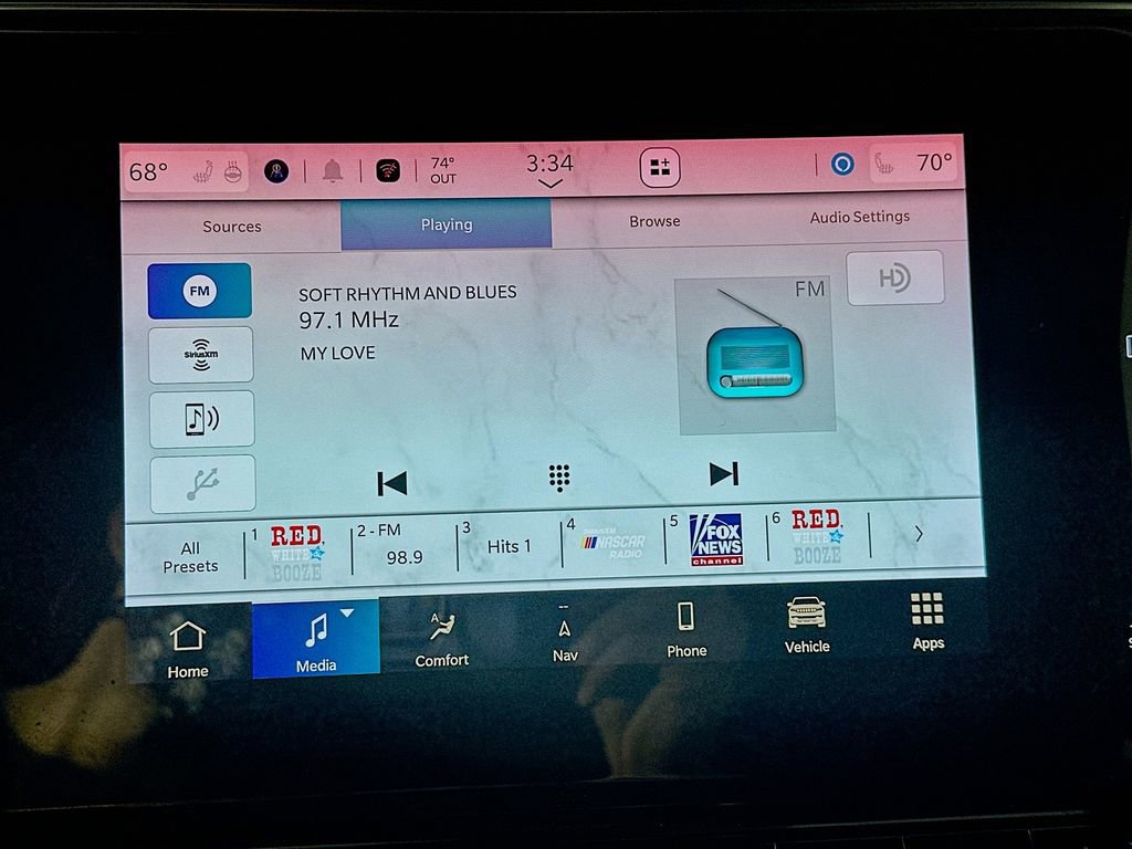 Used 2023 Jeep Wagoneer 4WD w/ Premium Group I image 17