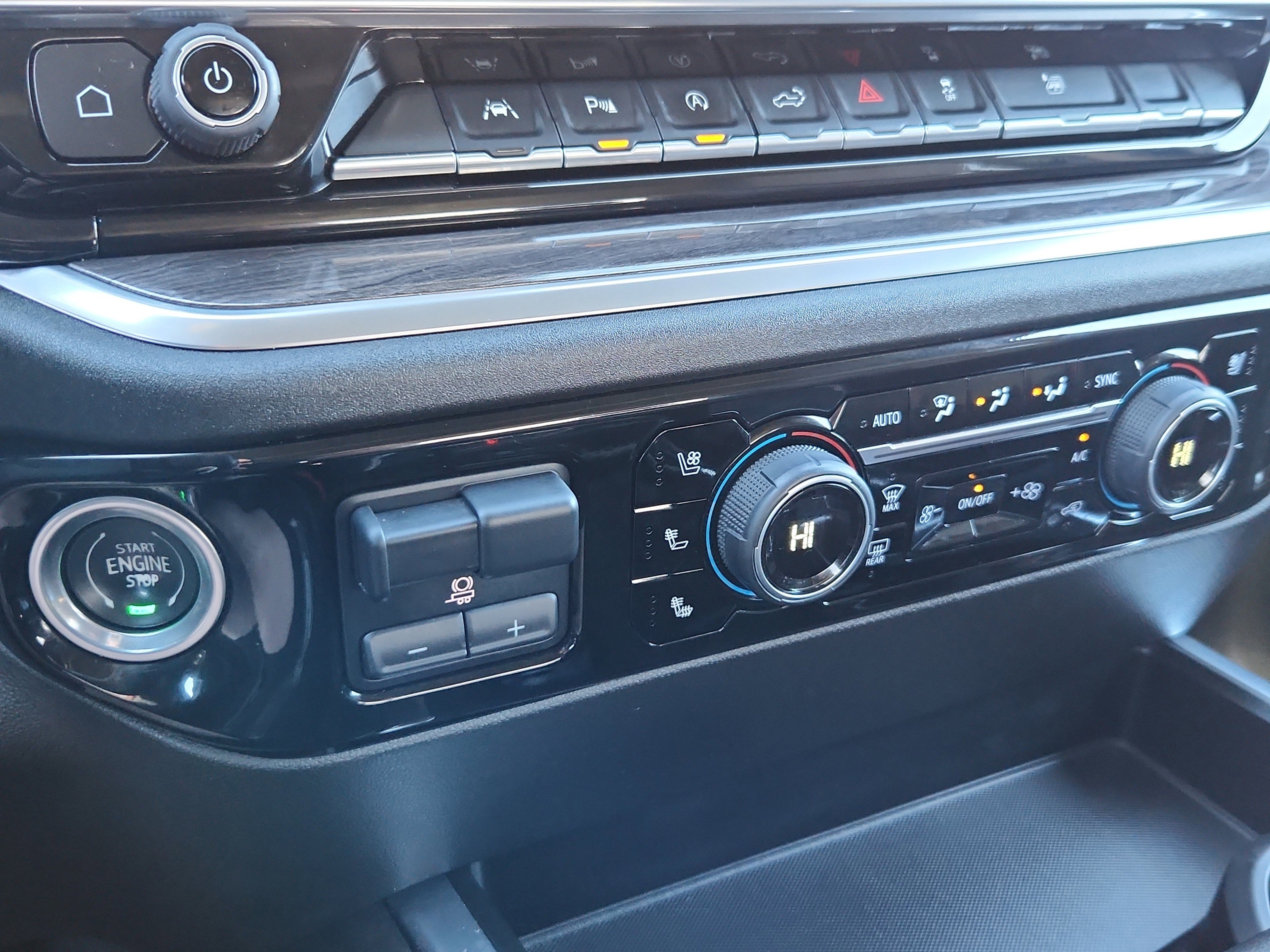 Used 2022 Chevrolet Silverado 1500 LTZ image 22