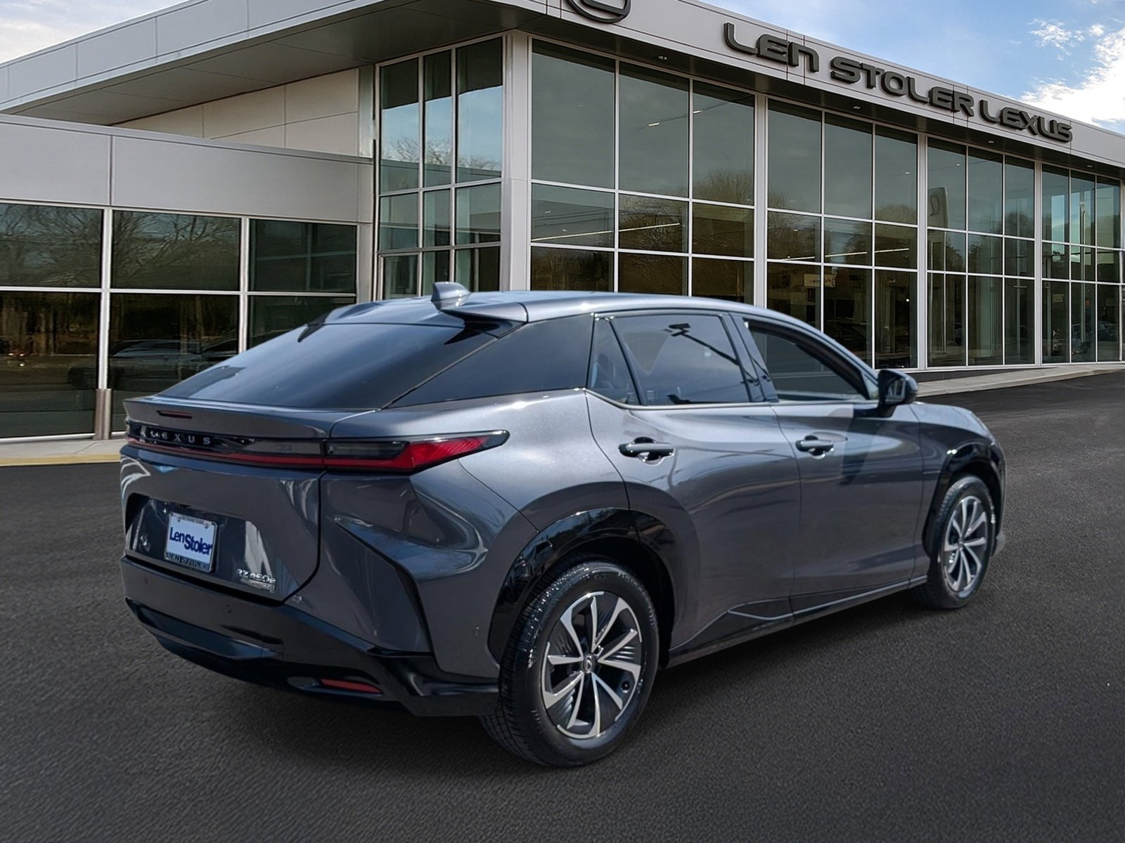 Used 2023 Lexus RZ 450e Premium w/ Technology Package image 3