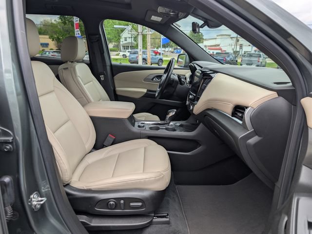 Used 2023 Chevrolet Traverse LT w/ LT Premium Package FWD image 12