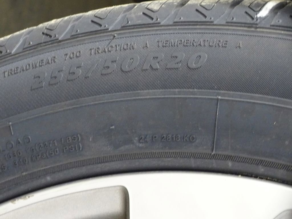 Used 2021 Audi e-tron Premium Plus image 44